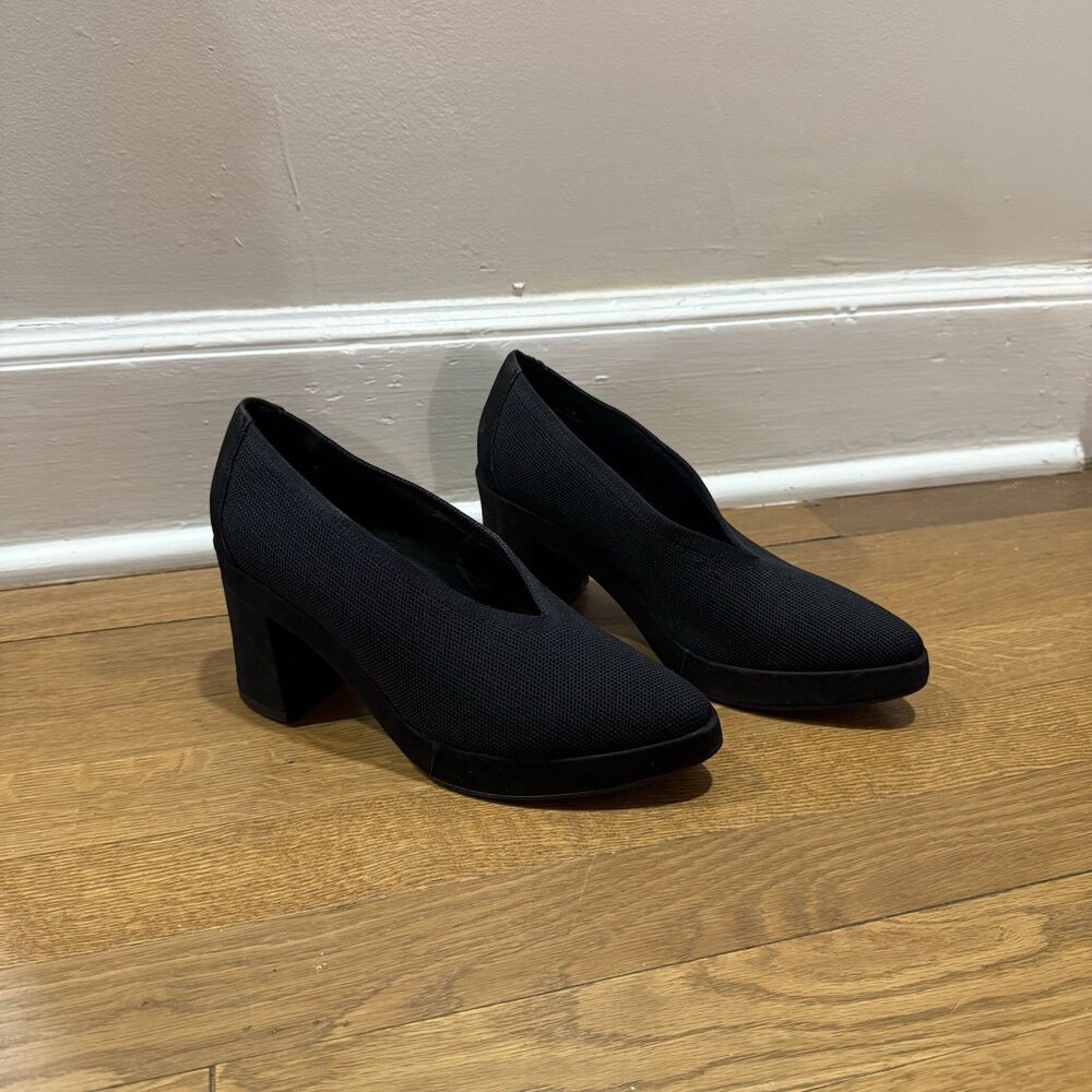 Eileen Fisher Gabby Pumps Women 7.5 Black Stretch Knit Pointed Block Kitten Heel